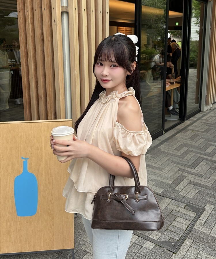 플레어 홀터 오프숄더 블라우스 베이비핑크