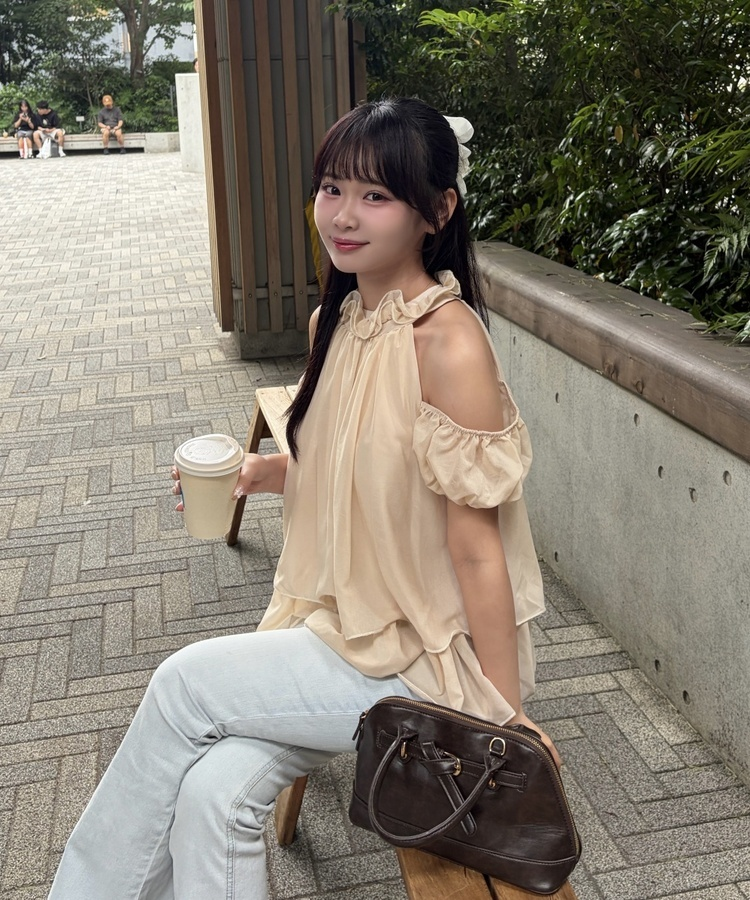 플레어 홀터 오프숄더 블라우스 베이비핑크