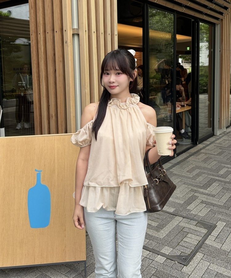 플레어 홀터 오프숄더 블라우스 베이비핑크