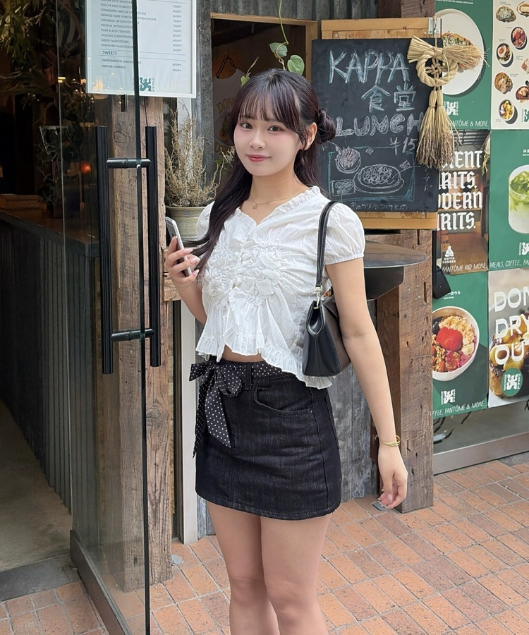 프릴 셔링 반팔 블라우스 화이트