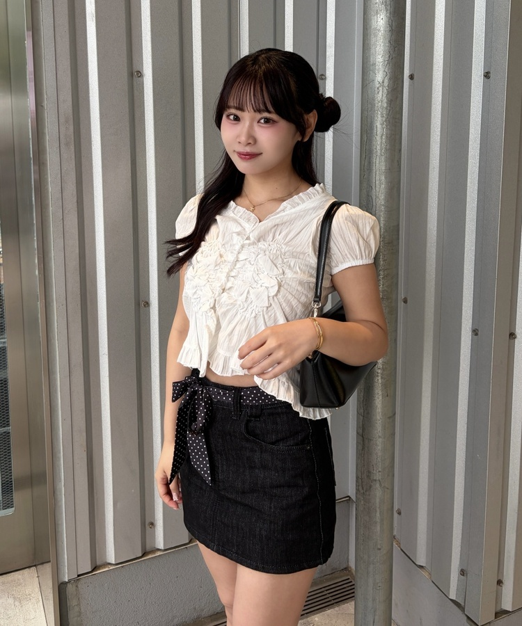 프릴 셔링 반팔 블라우스 화이트