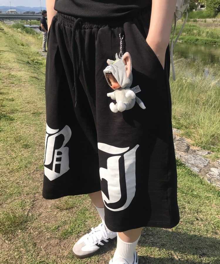 ゴシックロゴワイドバミューダパンツ BLACK