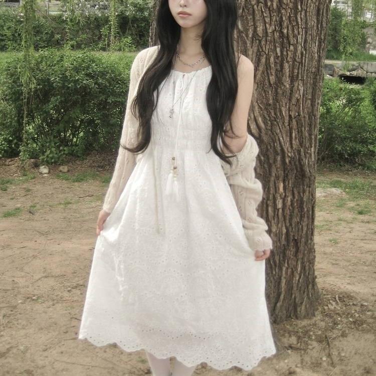 시원소재 끈조절 테슬 리본 레이스 펀칭 나시 민소매 롱원피스 화이트