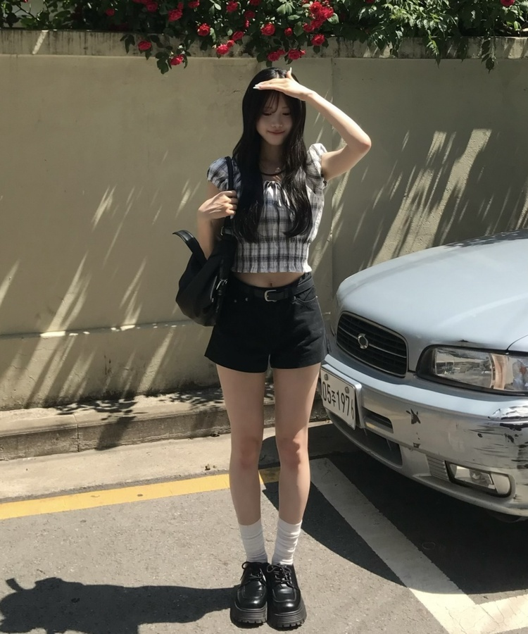 크롭 기장 체크 블라우스 아이보리