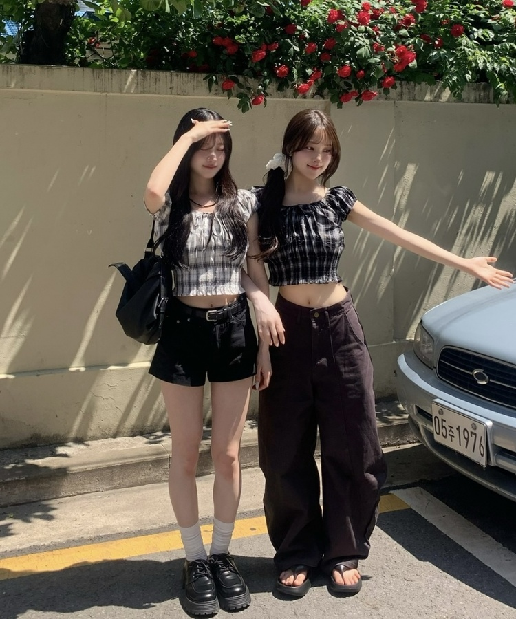 크롭 기장 체크 블라우스 아이보리