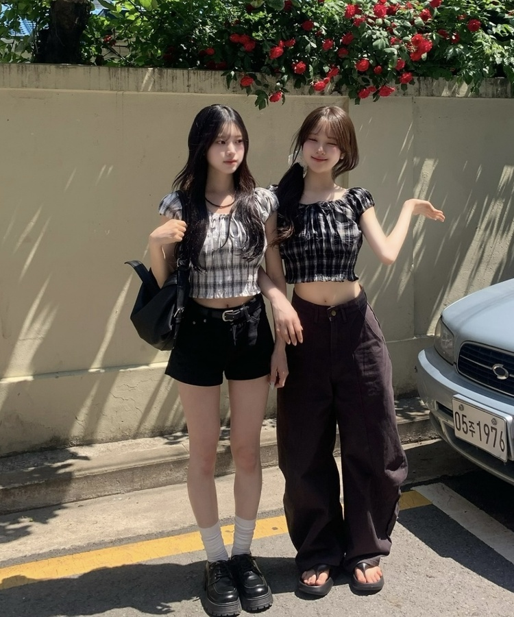 크롭 기장 체크 블라우스 아이보리