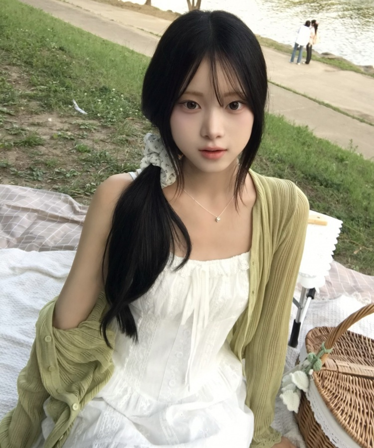 펀칭 시스루 크롭 가디건 올리브