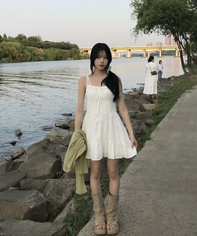프릴 캐미솔 미니 원피스 화이트