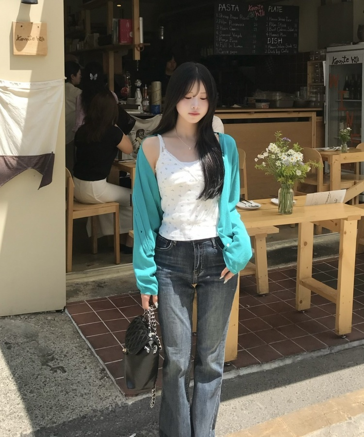 플라워 V넥 크롭 캐미솔 아이보리