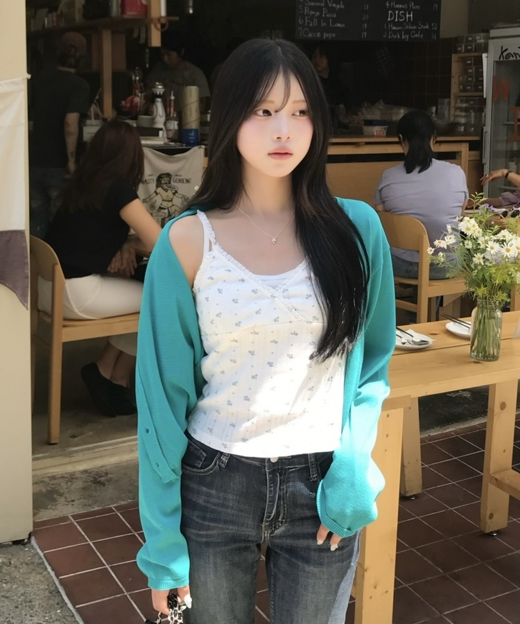 플라워 V넥 크롭 캐미솔 아이보리