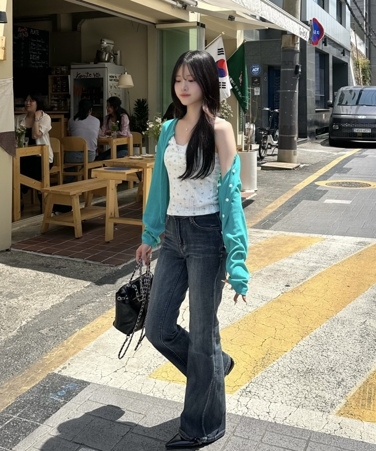플라워 V넥 크롭 캐미솔 아이보리