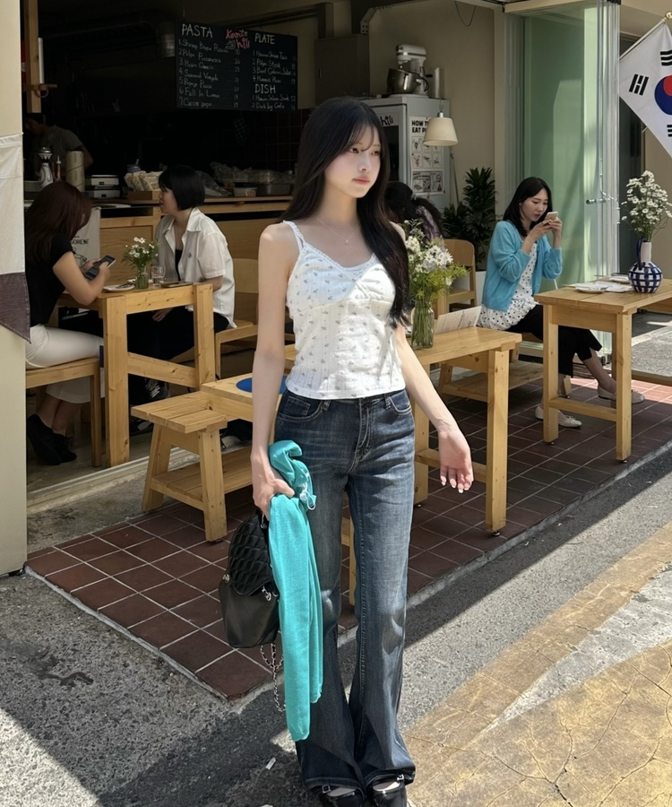 플라워 V넥 크롭 캐미솔 아이보리