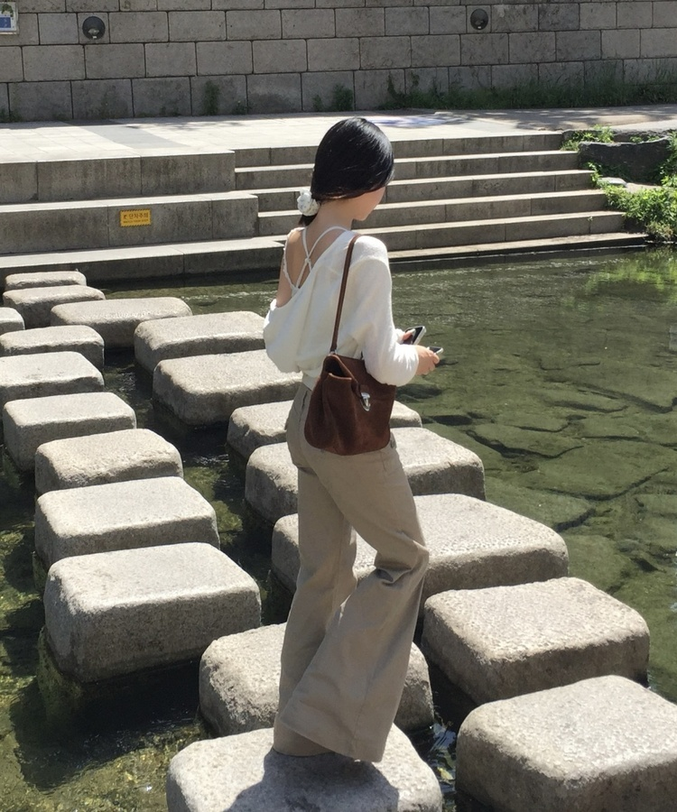 로우 부츠컷 팬츠 베이지