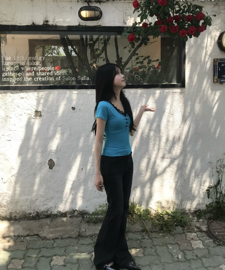 딥 V넥 버튼 반소매 티셔츠 아쿠아블루