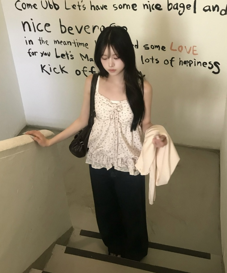 플라워 리본 프릴 캐미솔 베이지