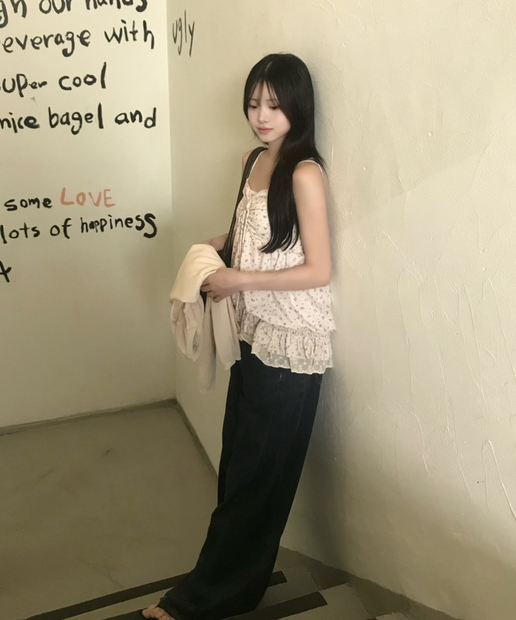 플라워 리본 프릴 캐미솔 베이지