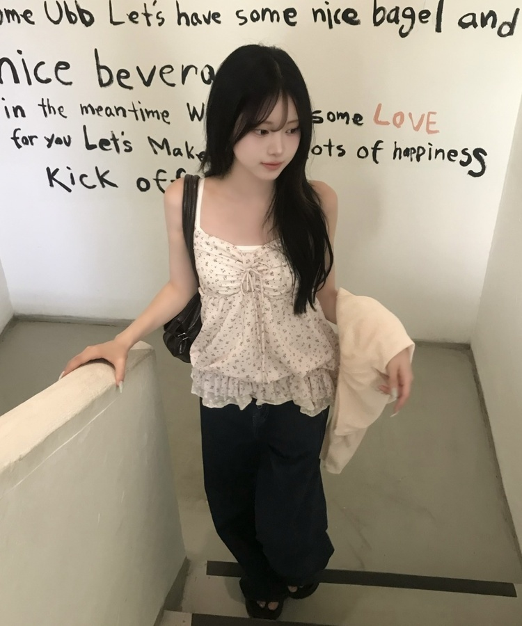 플라워 리본 프릴 캐미솔 베이지