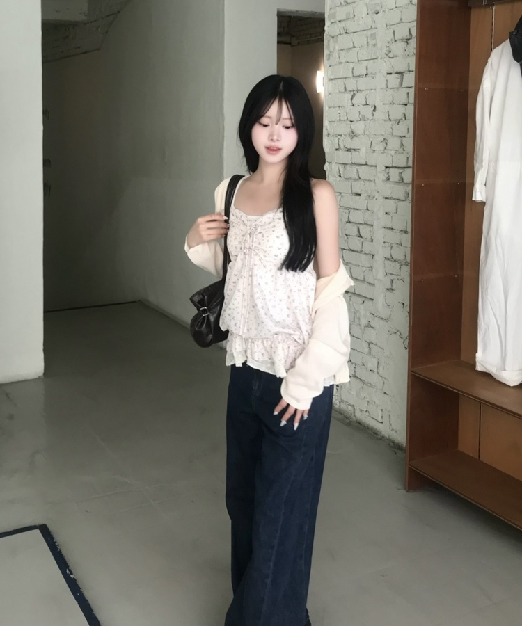 플라워 리본 프릴 캐미솔 베이지