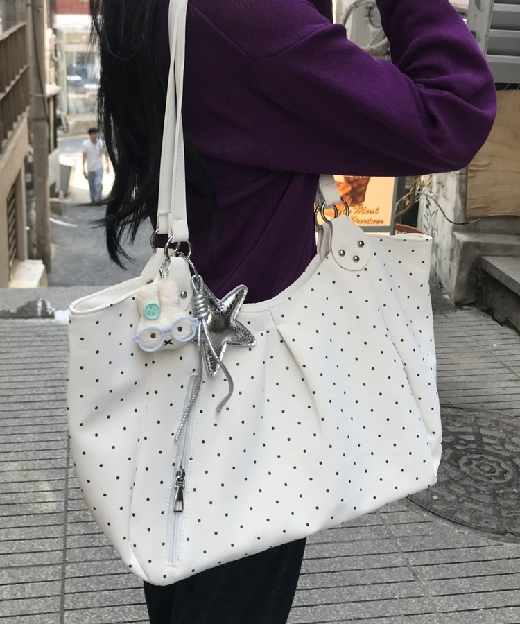 【チャーム付き】ドットショルダーバッグ IVORY