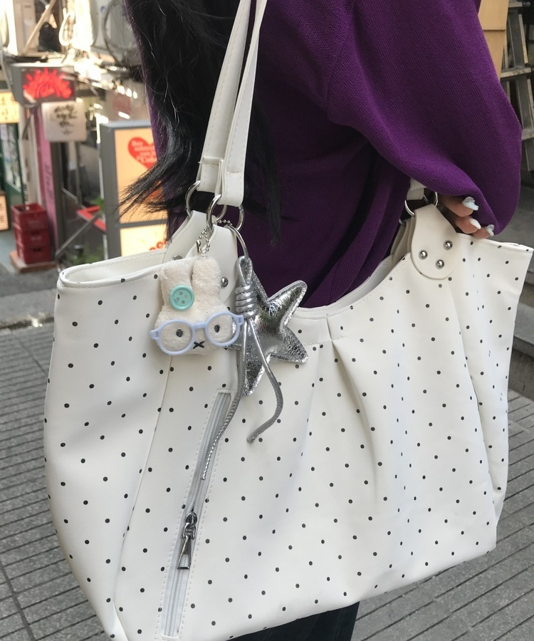 【チャーム付き】ドットショルダーバッグ IVORY