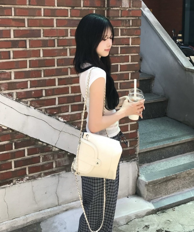 체인 스트랩 미니 백팩 화이트