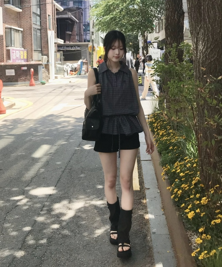 スタッズポケットビッグショルダーバッグ BLACK