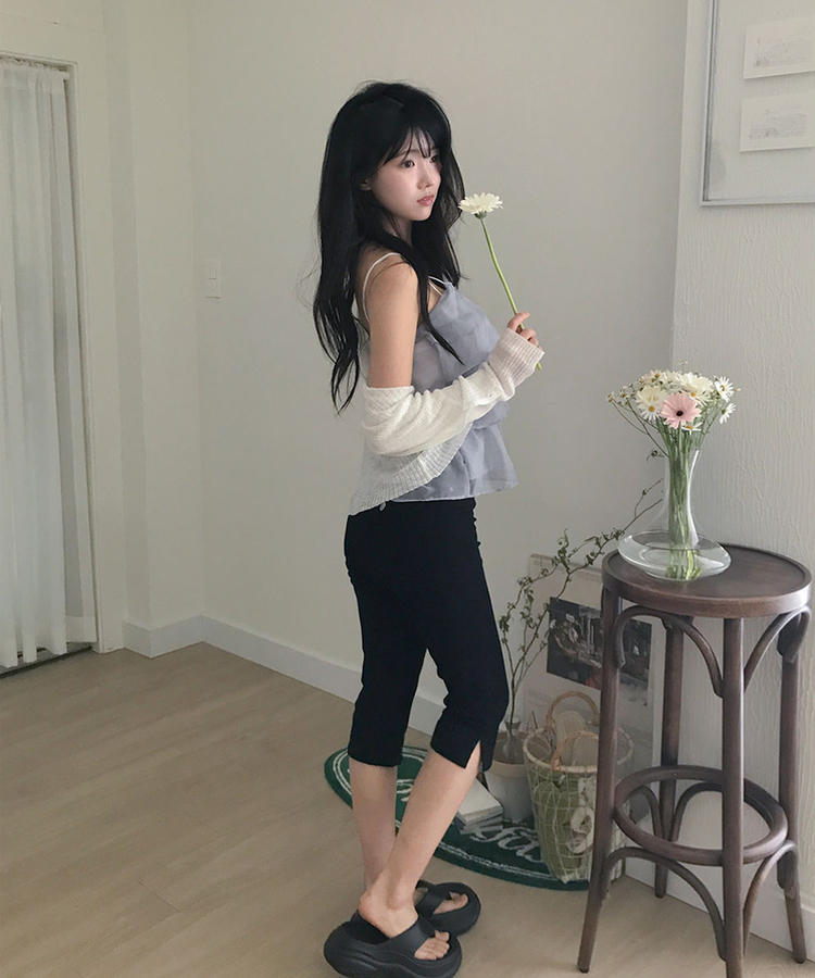 레빅 밑단트임 뒷포켓 6부 스판 코튼 카프리 팬츠 블랙
