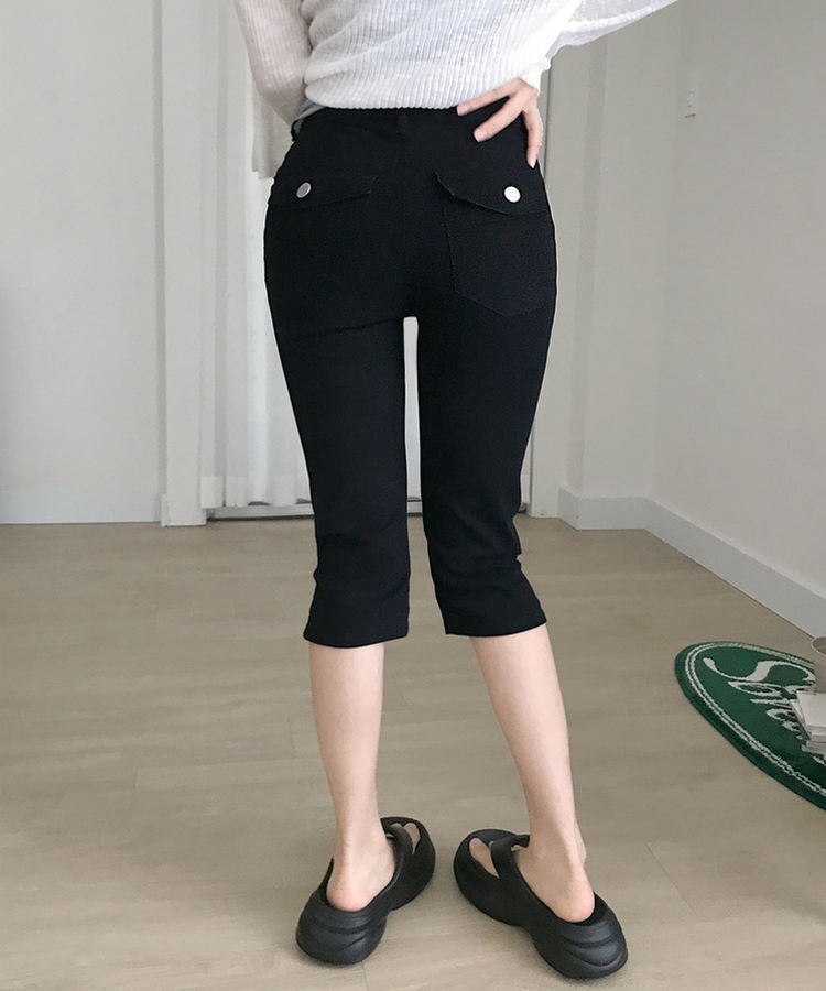 레빅 밑단트임 뒷포켓 6부 스판 코튼 카프리 팬츠 블랙