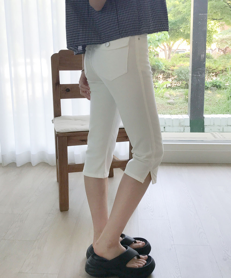 레빅 밑단트임 뒷포켓 6부 스판 코튼 카프리 팬츠 화이트