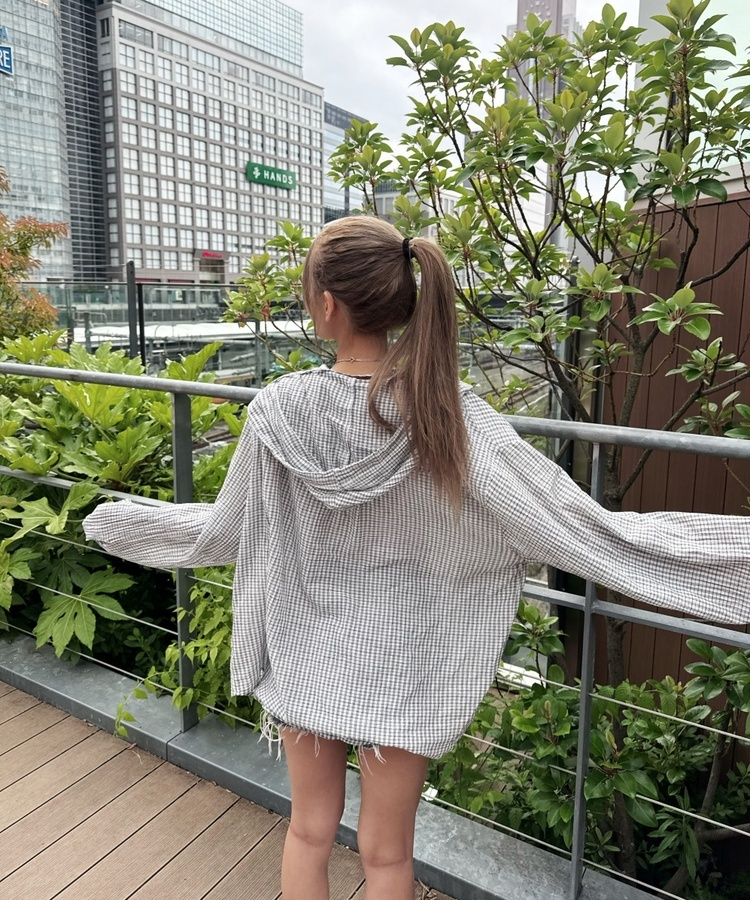 체크 후드 오버핏 셔츠 그레이