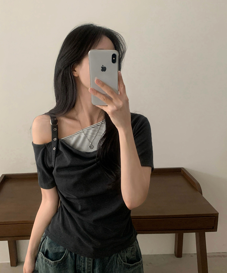 모리 언발 오프숄더 드레이프 스트라이프 옆셔링 반팔티셔츠 4color 차콜