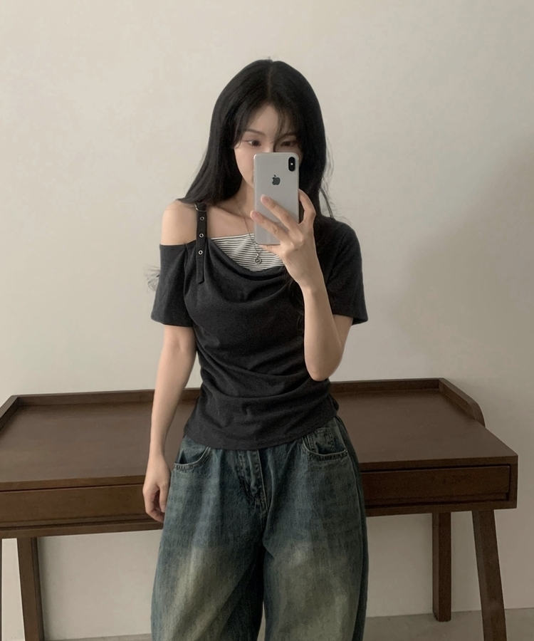 모리 언발 오프숄더 드레이프 스트라이프 옆셔링 반팔티셔츠 4color 차콜