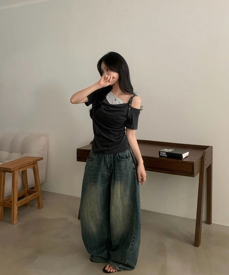 모리 언발 오프숄더 드레이프 스트라이프 옆셔링 반팔티셔츠 4color 차콜