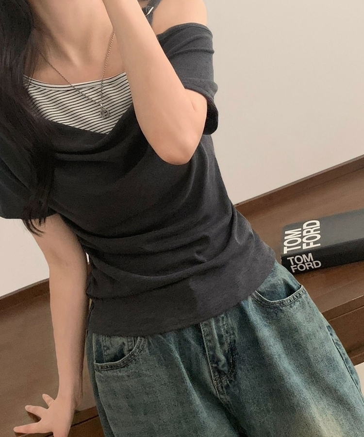 모리 언발 오프숄더 드레이프 스트라이프 옆셔링 반팔티셔츠 4color 차콜