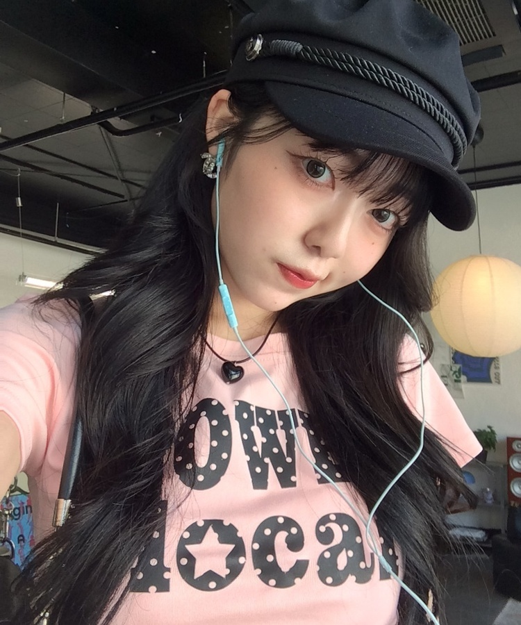 도트 레터링 크롭 반팔티 연핑크