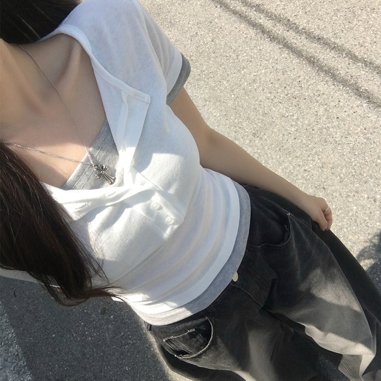 크림치즈 라운드 버튼 여름 배색 레이어드 반팔 티셔츠 버튼 일체형 슬림핏 반팔티 단추 데일리 세미 크롭 상의 4color 아이보리