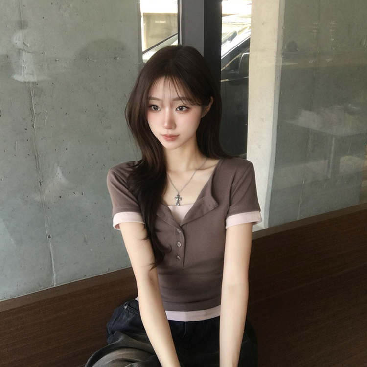 크림치즈 라운드 버튼 여름 배색 레이어드 반팔 티셔츠 버튼 일체형 슬림핏 반팔티 단추 데일리 세미 크롭 상의 4color 브라운