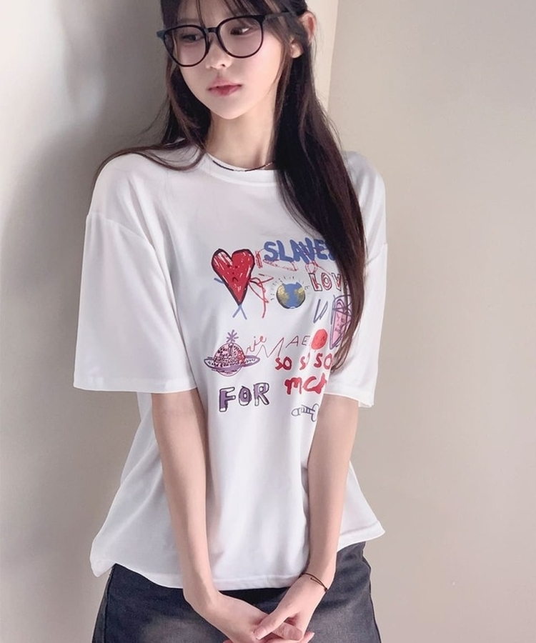 【新品】Ado タイポグラフィTシャツ　韓国ソウル限定カラー(Mサイズ) グラフィティオーバーサイズTシャツ｜半袖Tシャツ｜韓国ファッション