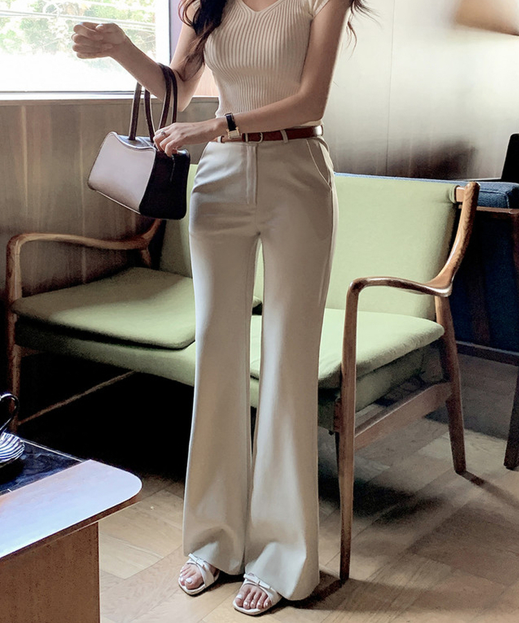 ローライズブーツカットスラックス BEIGE