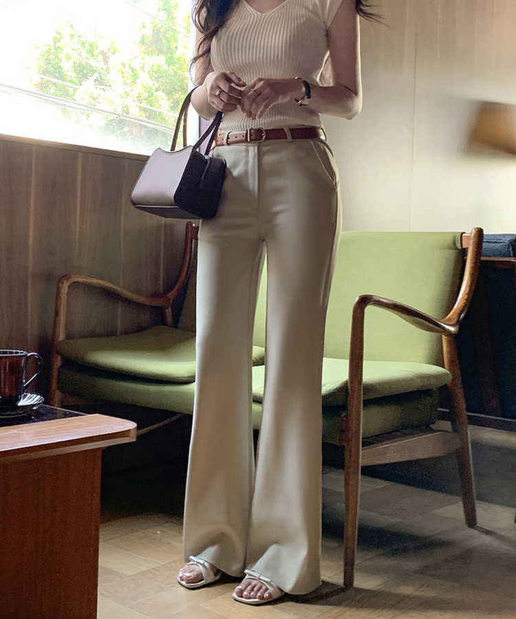 ローライズブーツカットスラックス BEIGE
