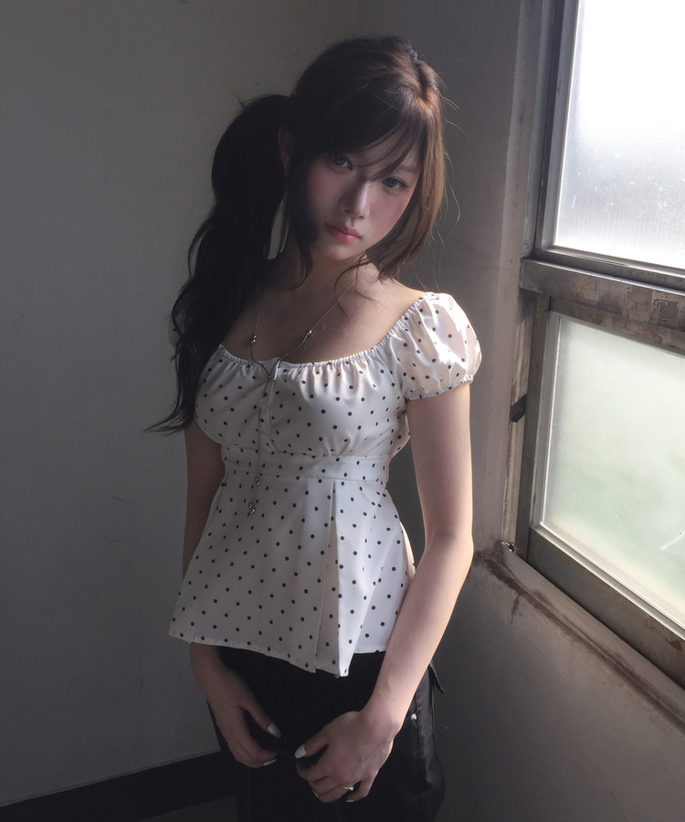 ドットスクエアネックパフブラウス WHITE