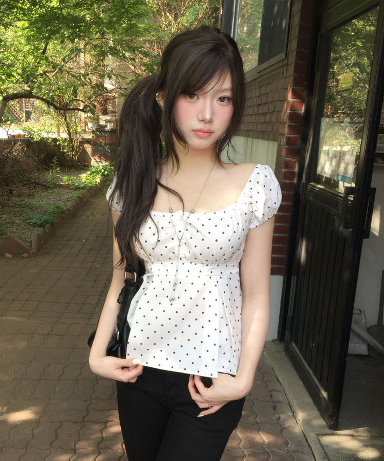 ドットスクエアネックパフブラウス WHITE