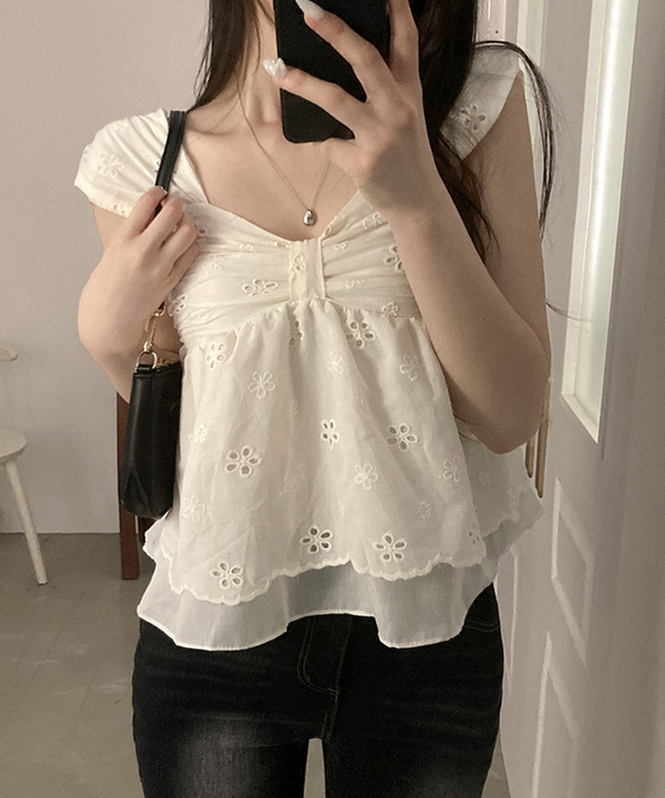 피카 펀칭 리본 이중 레이어드 스모크 나시 블라우스 베이지