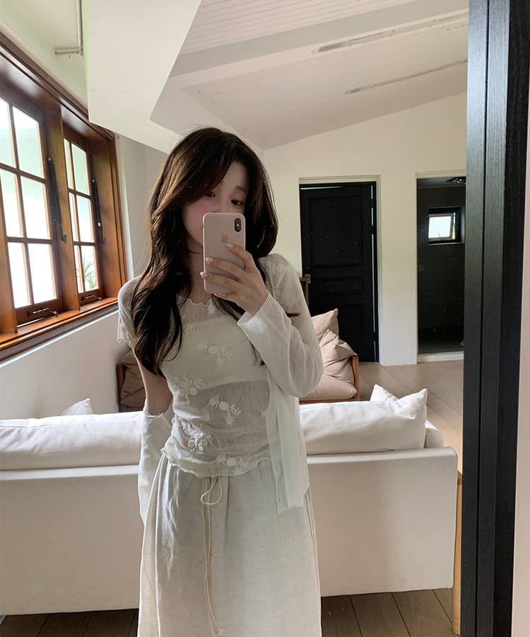 フラワーシアートップス｜半袖Tシャツ｜韓国ファッション通販 SONA