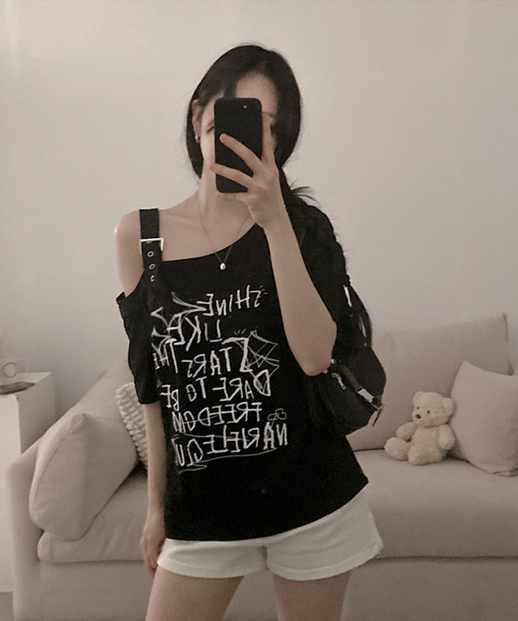 파이더 레터링 언발 버클 벨트 루즈핏 오프 반팔 티셔츠 블랙