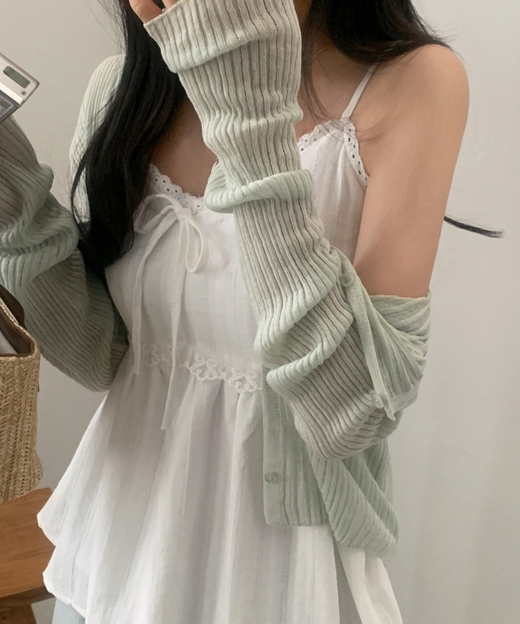 프릴 펀칭 레이스 리본나시 블라우스 화이트