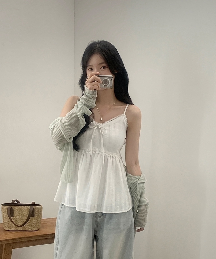 프릴 펀칭 레이스 리본나시 블라우스 화이트