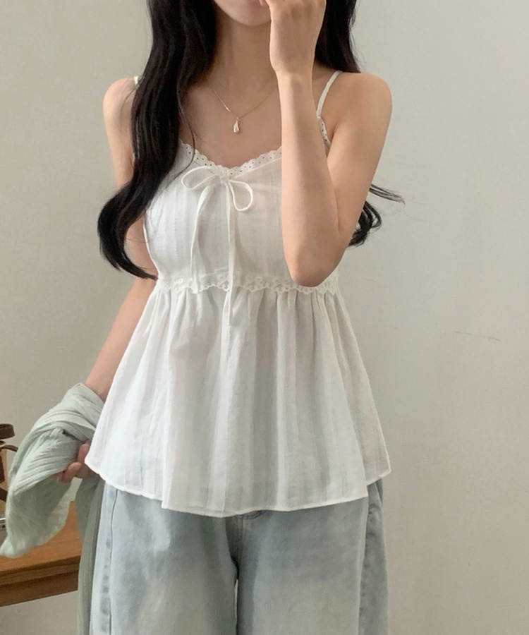 프릴 펀칭 레이스 리본나시 블라우스 화이트