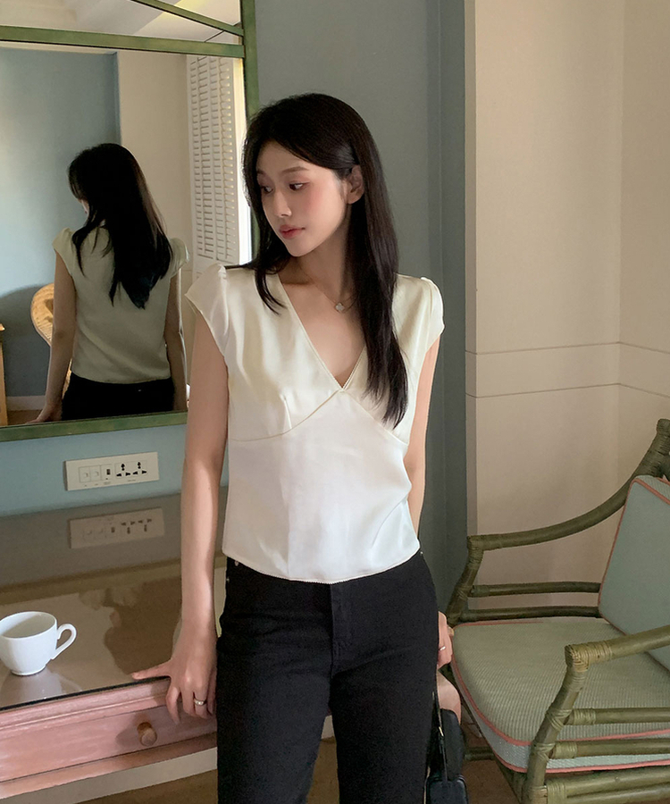 Vネックサテンレースブラウス IVORY