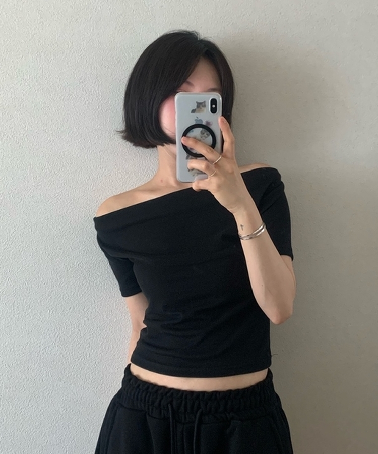 クロップドドレープオフショル半袖Tシャツ BLACK